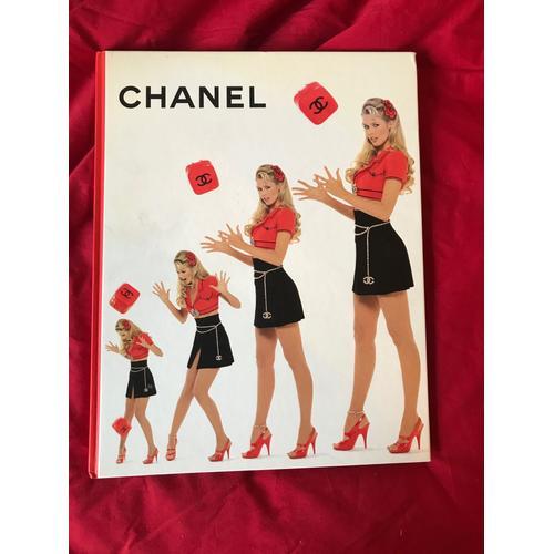 Catalogue Chanel Livre Photo Design Mode 1993 on Productcaster.