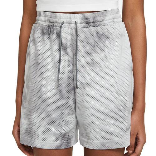 Short Gris Femme Nike Icon Clash on Productcaster.