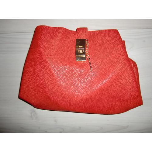 Sac seau rouge on Productcaster.