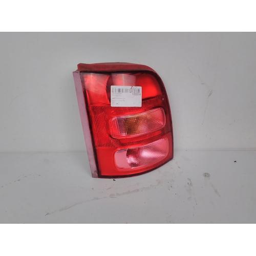 Feu Arg Nissan Micra 2 265551f505 R:122214 on Productcaster.