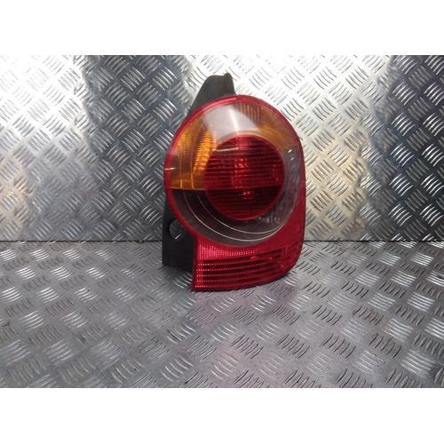 Feu Arg Renault Modus 8200538786 R:126333 on Productcaster.