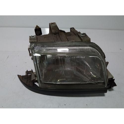 Phare D Renault Clio 1 7701042148 R:118472 on Productcaster.