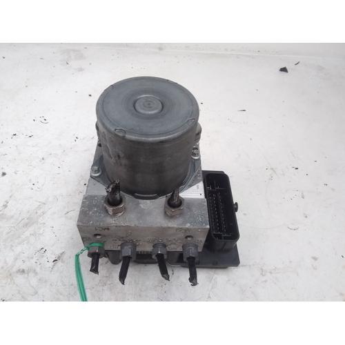 Unite Hydraulique Abs Citroen C5 2 4541rz R:123546 on Productcaster.