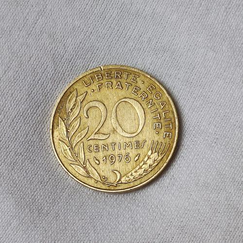 20 Centime De Francs Année 1976 - C'est Très Rare. on Productcaster.