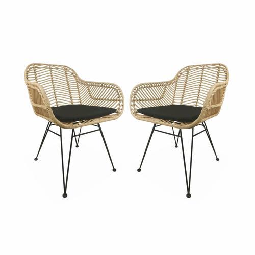 Lot De 2 Fauteuils En Rotin Naturel Et Métal. Coussin Noir - Cahya on Productcaster.