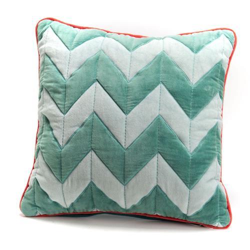 Coussin Zig Zag 45x45 cm en velours vert on Productcaster.