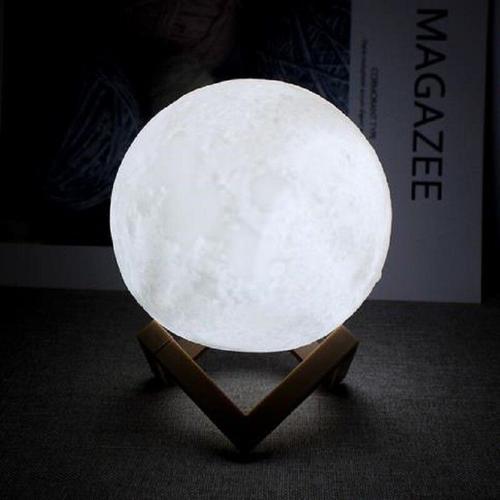 Lampe LED en forme de lune imprimée en 3D avec support de batterie,... on Productcaster.