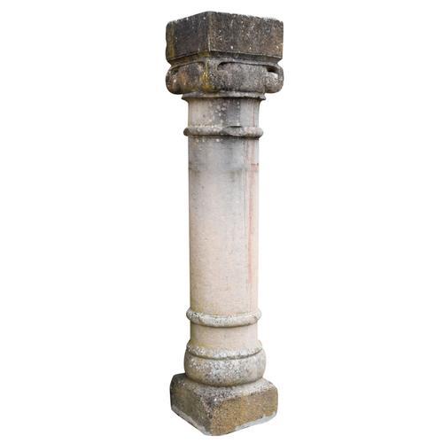 Ancienne Colonne De Pierre on Productcaster.