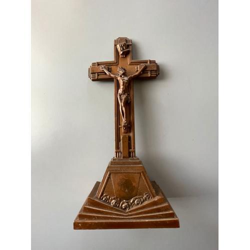 Crucifix Sur Socle on Productcaster.