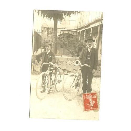 Carte Postale Ancienne. Hommes Et Leur Vélo on Productcaster.