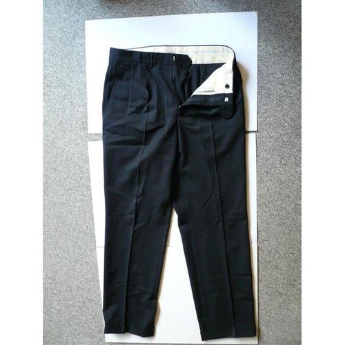 Pantalon Noir on Productcaster.