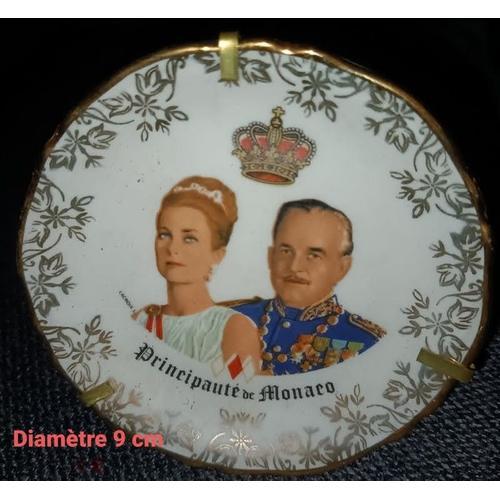 Assiette Décorative En Porcelaine Grace Kelly Et Rainier De Monaco on Productcaster.