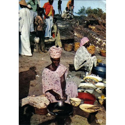 Carte Postale, Sénégal, Marchandes De Poissons Frits Sur La Plage -... on Productcaster.