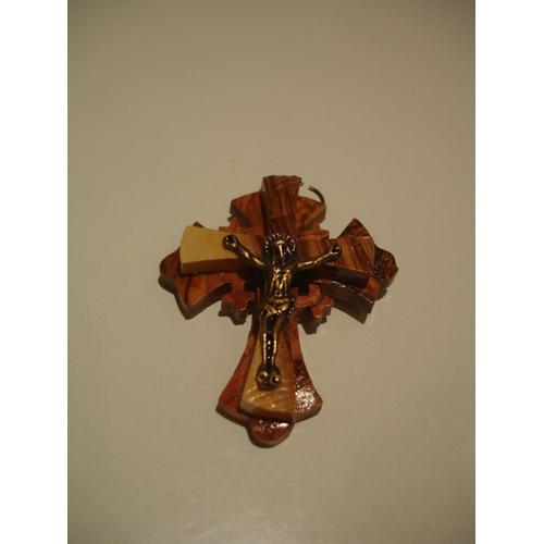 Pendentif En Bois Crucifix on Productcaster.