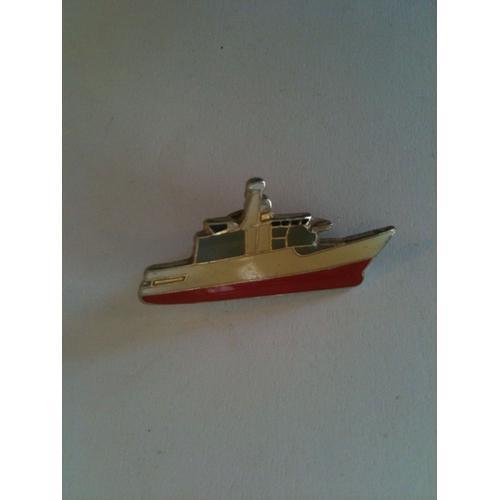 Pin's Bateau Paquebot on Productcaster.