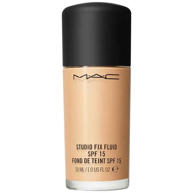 MAC Studio Fix Fluid SPF 15 Foundation 30ml (Various Shades) - 22-NC20 on Productcaster.