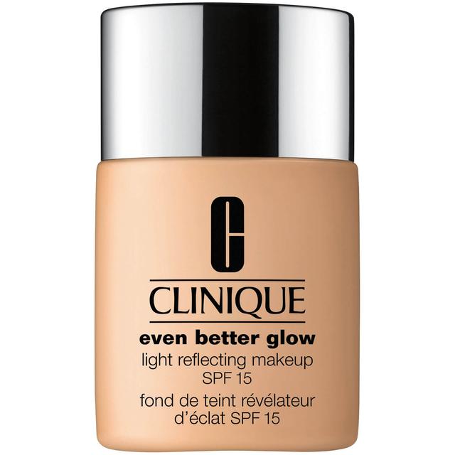 Clinique Even Better Glow Light Reflecting Makeup SPF15 30ml (Various Shades) - 40 Cream Chamois on Productcaster.