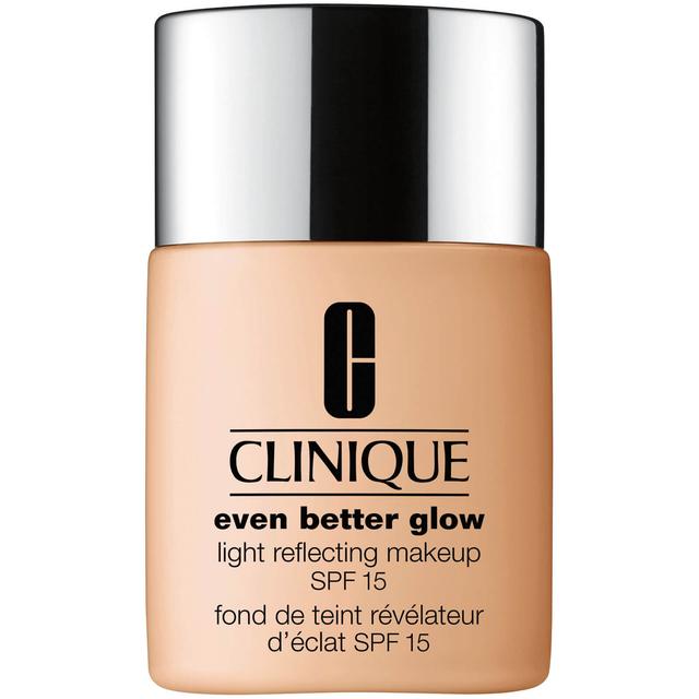 Clinique Even Better Glow Light Reflecting Makeup SPF15 30ml (Various Shades) - 30 Biscuit on Productcaster.