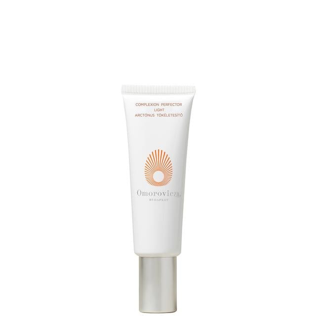 Omorovicza Arctónus tökéletesítő SPF20 - Light on Productcaster.