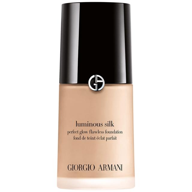 Armani Luminous Silk Foundation 30ml (Various Shades) - 2 on Productcaster.