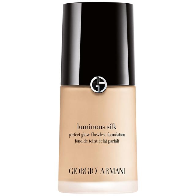 Armani Luminous Silk Foundation 30ml (Various Shades) - 3 on Productcaster.