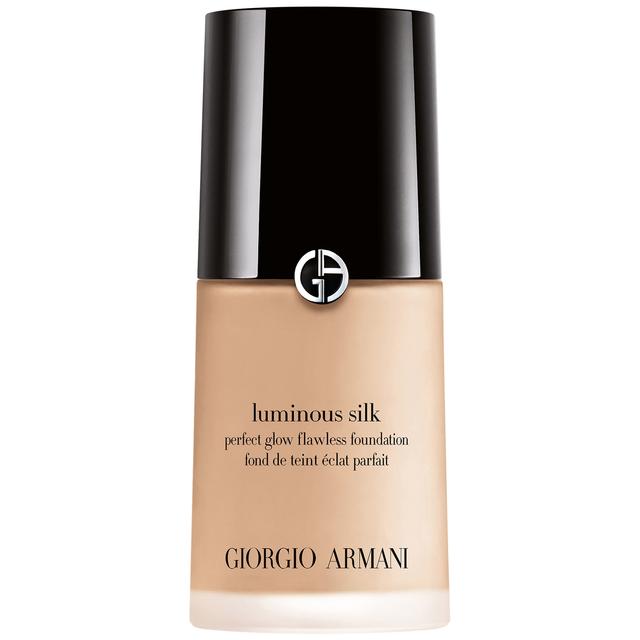 Armani Luminous Silk Foundation 30ml (Various Shades) - 3.5 on Productcaster.