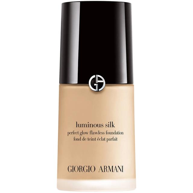 Armani Luminous Silk Foundation 30ml (Various Shades) - 4 on Productcaster.