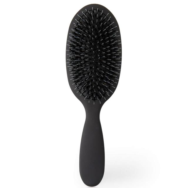 Beauty Works Medium Oval Brush on Productcaster.