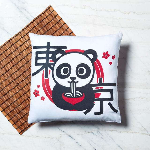 Ramen Panda Blumenmuster Quadratisches Kissen - 60x60cm - Soft Touch on Productcaster.