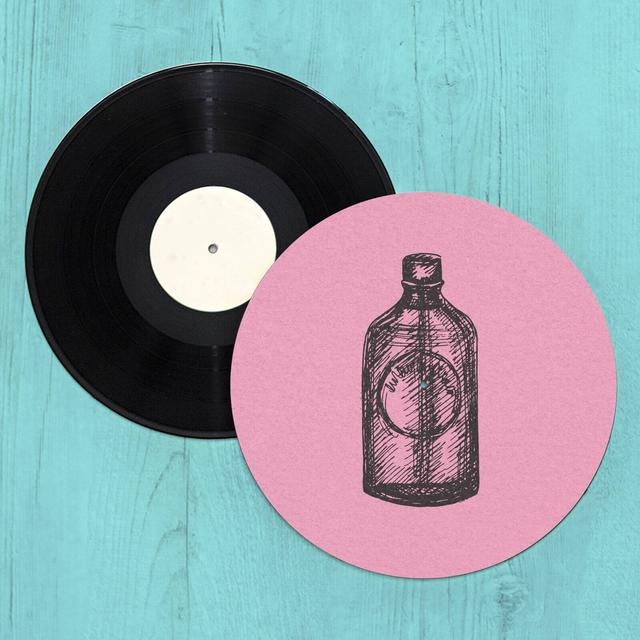 Spirit Bottle Slip Mat Mehrfarbig on Productcaster.