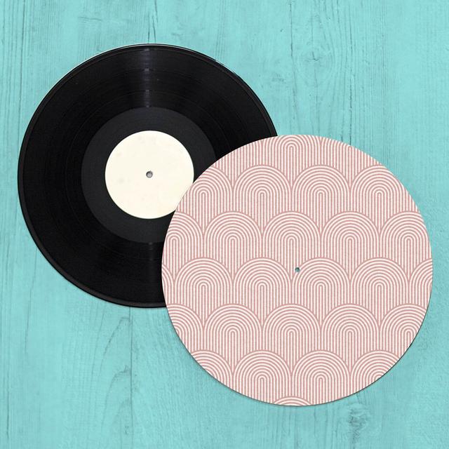 Trippy Rainbow Pink Slip Mat Mehrfarbig on Productcaster.