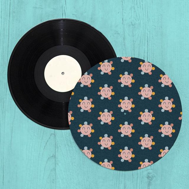 Sunny Dark Slip Mat Mehrfarbig on Productcaster.