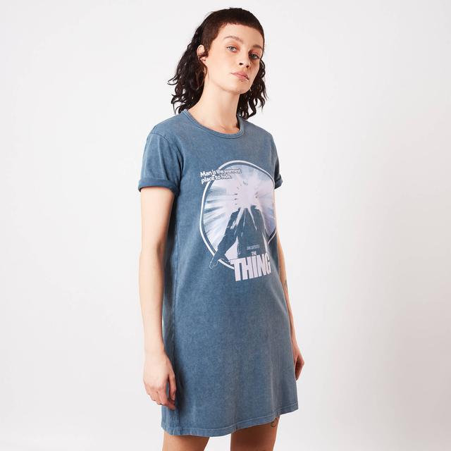 The Thing Man Is The Warmest Place To Hide Damen T-Shirt Kleid - Navy Acid Wash - XS on Productcaster.