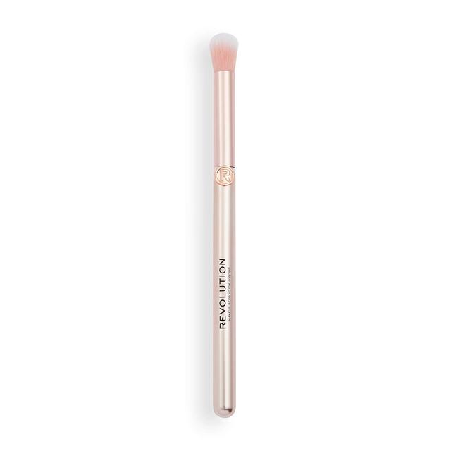 Makeup Revolution Create Fluffy Blending Brush R4 on Productcaster.