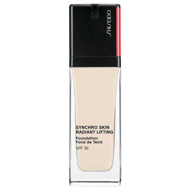 Shiseido Synchro Skin Radiant Lifting SPF30 Foundation 30ml (Various Shades) - 110 Alabaster on Productcaster.