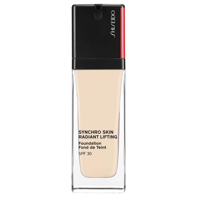 Shiseido Synchro Skin Radiant Lifting SPF30 Foundation 30ml (Various Shades) - 120 Ivory on Productcaster.