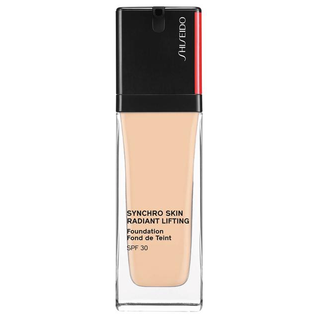 Shiseido Synchro Skin Radiant Lifting SPF30 Foundation 30ml (Various Shades) - 140 Porcelain on Productcaster.