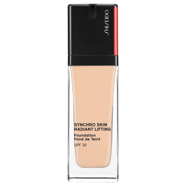 Shiseido Synchro Skin Radiant Lifting SPF30 Foundation 30ml (Various Shades) - 220 Linen on Productcaster.