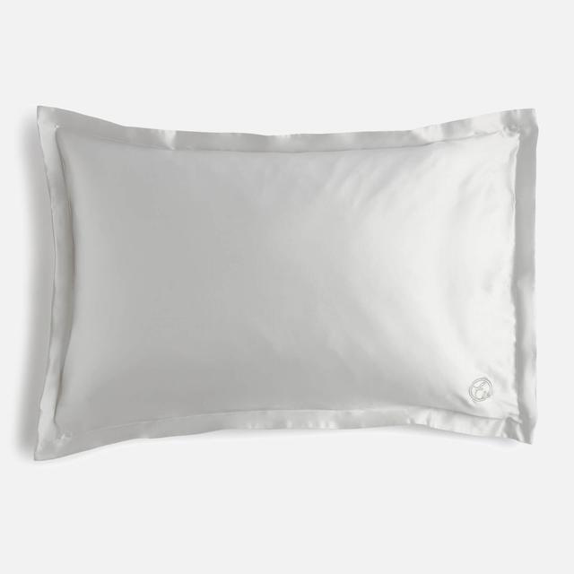 ESPA Home Oxford Edge Silk Pillowcase - Moonlight Grey Silver on Productcaster.