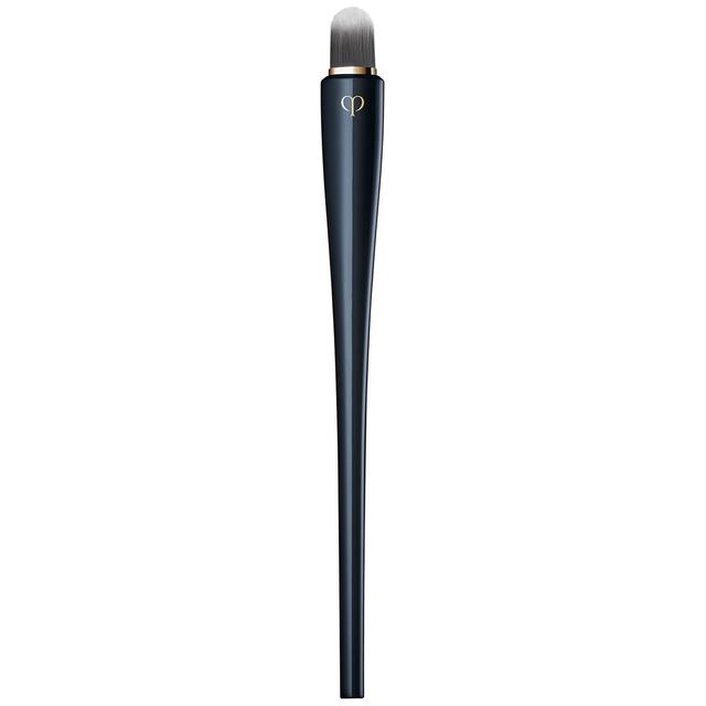 Clé de Peau Beauté Concealer Brush on Productcaster.