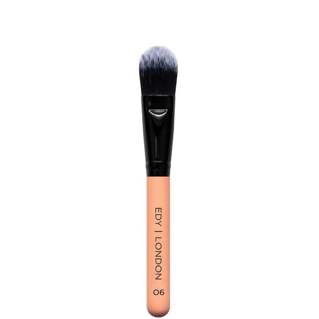 EDY LONDON Tapered Oval Foundation Brush 06 on Productcaster.