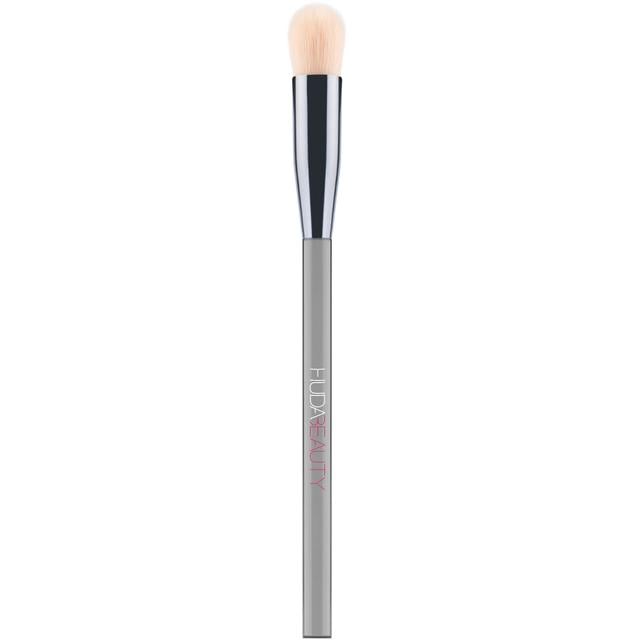 Huda Beauty Face Conceal and Blend Complexion Brush on Productcaster.