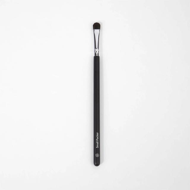 BH Cosmetics Small Packer Brush on Productcaster.