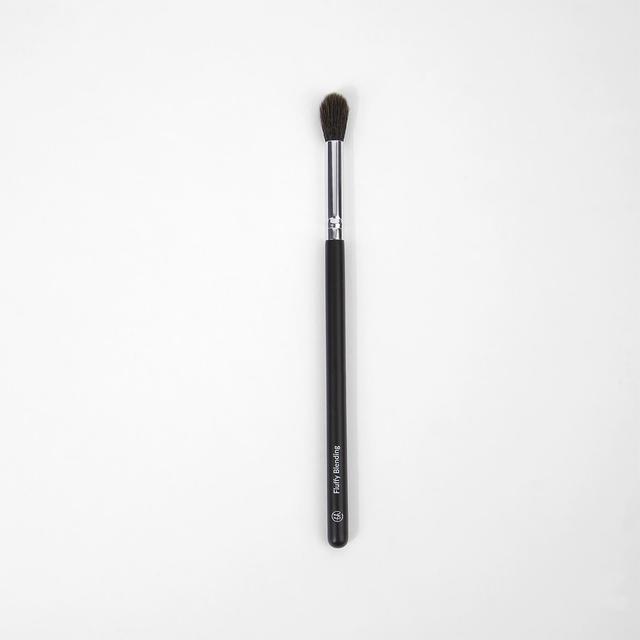 BH Cosmetics Fluffy Blending Brush on Productcaster.