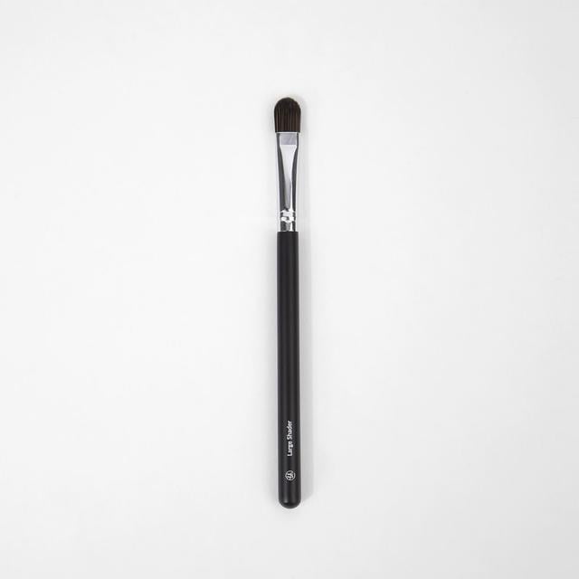 BH Cosmetics Large Shader Brush on Productcaster.