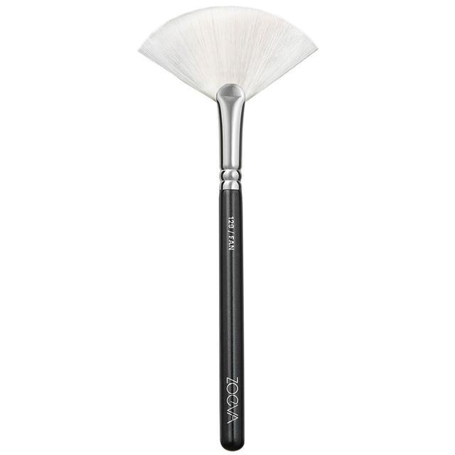 ZOEVA 129 Vegan Fan Brush on Productcaster.