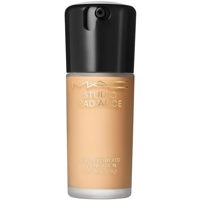 MAC Studio Radiance Serum Powered Foundation 30ml (Various Shades) - NC30 on Productcaster.