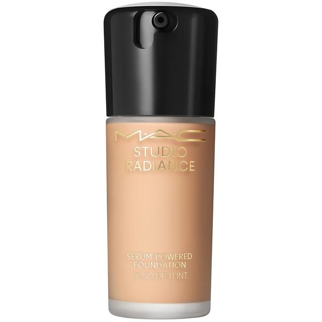 MAC Studio Radiance Serum Powered Foundation 30ml (Various Shades) - NW18 on Productcaster.