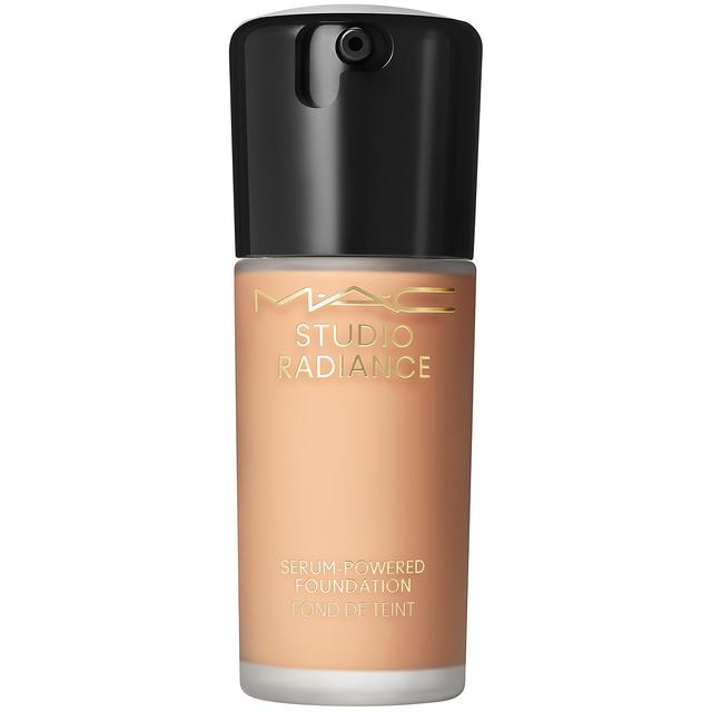 MAC Studio Radiance Serum Powered Foundation 30ml (Various Shades) - NW30 on Productcaster.