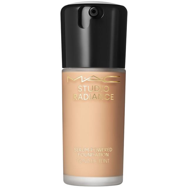 MAC Studio Radiance Serum Powered Foundation 30ml (Various Shades) - C3.5 on Productcaster.